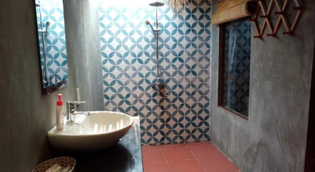 Бунгало с балконом The Seaside Bungalow Hostel and Bar