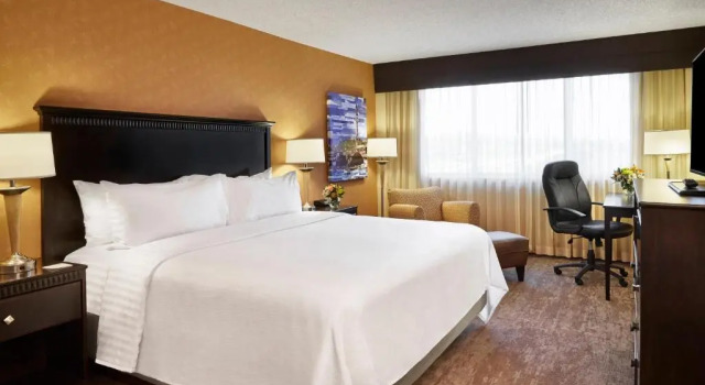 Номер Standard Holiday Inn Alexandria at Carlyle by IHG