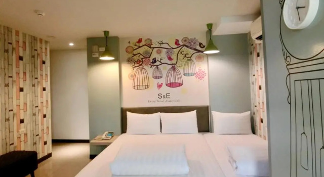Трёхместный номер Standard S&E Hotel