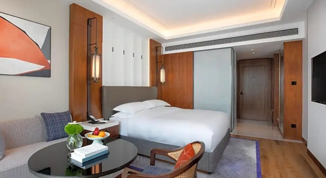 Двухместный номер Standard с видом на озеро Kingdom Hotel