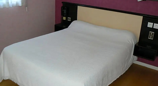 Hotel Restaurant Le Bourgneuf, Забронировать Отель Отели Pyrénées-Atlantiques с парковкой, Парковка
