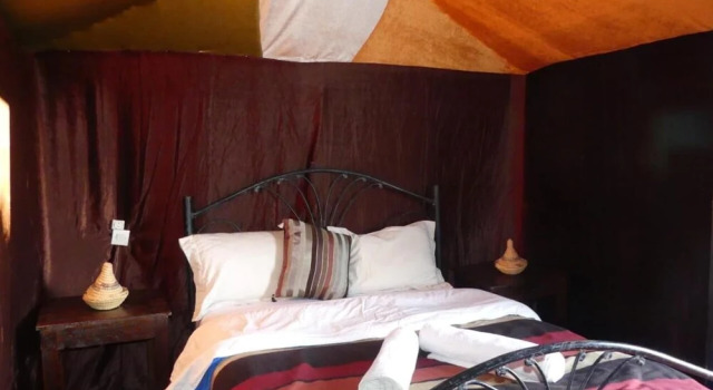 Fayou Desert Camp, Rezervovat Hotel Hotely v Meknes-Tafilalet s parkováním, Parkování