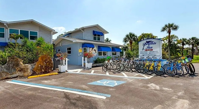 Номер Standard Dolphin Inn Resort
