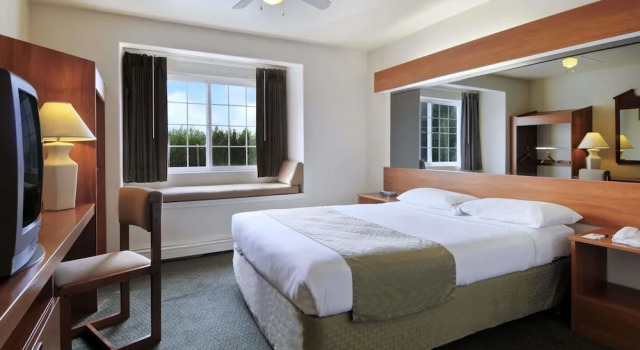 Suite Eagle River Microtel