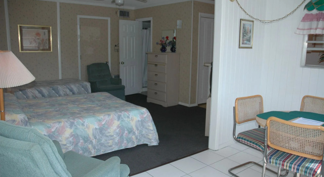 Dolphin Inn Resort, Забронировать Курортный отель Отели Fort Myers Area с парковкой, Парковка