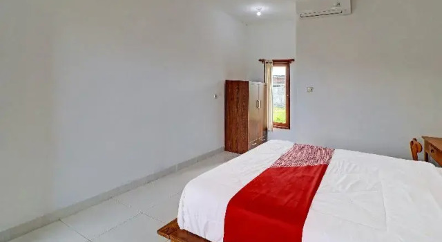 Oyo 91717 7 L Homestay, Book Hotel Hotels & Accommodations in Cepaka, Hotel