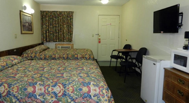 Четырёхместный номер Standard High Desert Motel Joshua Tree National Park