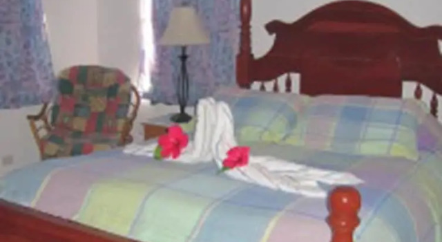 Коттедж с балконом Sapphire House