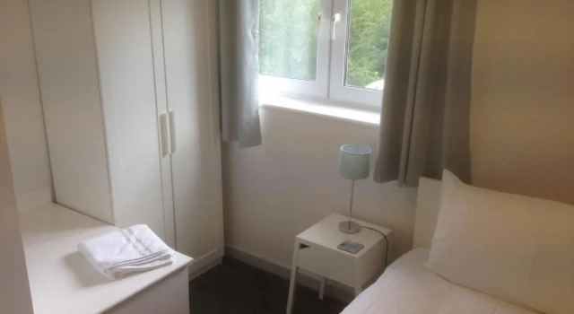 The Beeches 2 - Serviced Duplex Apartment