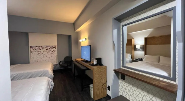 Четырёхместный номер Standard Holiday Inn Uruapan by IHG