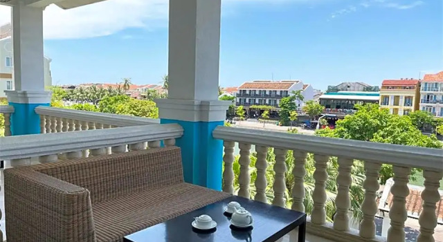Номер Standard с балконом и с видом на бассейн Thanh Binh Riverside Hoi An