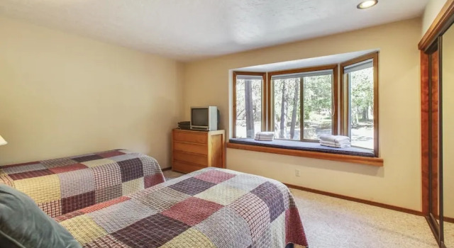 zRidge Condo 13, Rezerwuj Apartament Hotele w Sunriver z parkingiem, Parking