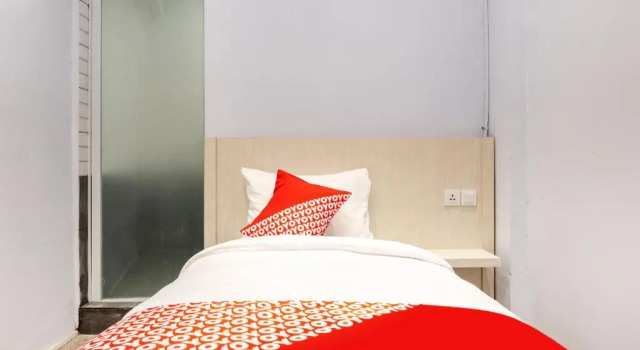 Одноместный номер Standard RedDoorz at Theodore Homestay Medan