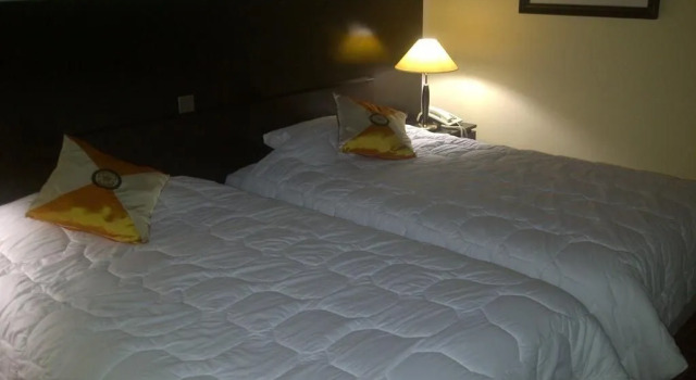 Moulay Yacoub, Rezervovat Hotel 4hvězdičkové hotely v Fes-Meknes, 4*