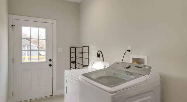 Modern & Pet-friendly Home: 3 Mi to Dtwn Knoxville, Buchen Sie Hotel Knoxville Tennessee