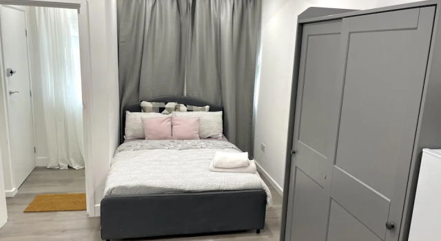 Charming 1-bed Studio in London, Забронировать Отель Отели Англии 3 звезды, 3*