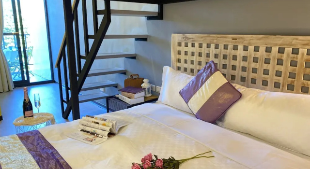 Трёхместный номер Standard с балконом и с видом на горы Kenting Sunhow Inn