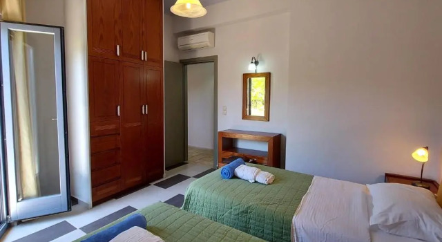Villa "Thealia", 430 m2 with swimmg pool - sea view, Забронировать Отель Отели Фаласарна 3 звезды, 3*