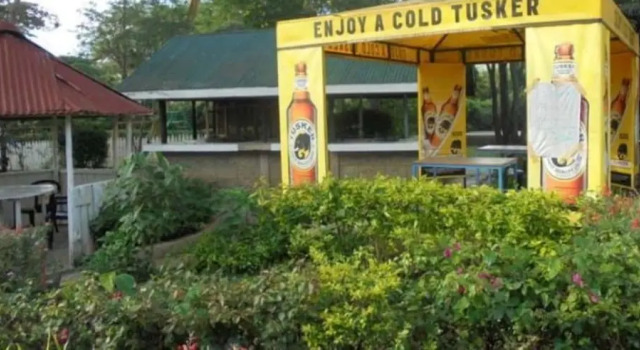 The Yellow Green Hotel, Rezervovat Hotel Hotely v Nakuru County s parkováním, Parkování
