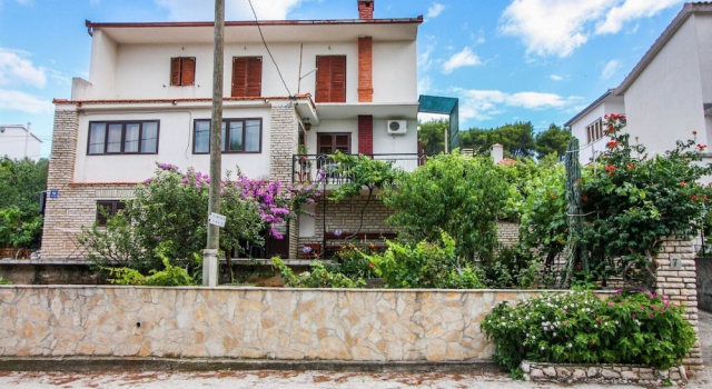 Apartments Zana, Забронировать Апартаменты/квартира Арбания Трогир