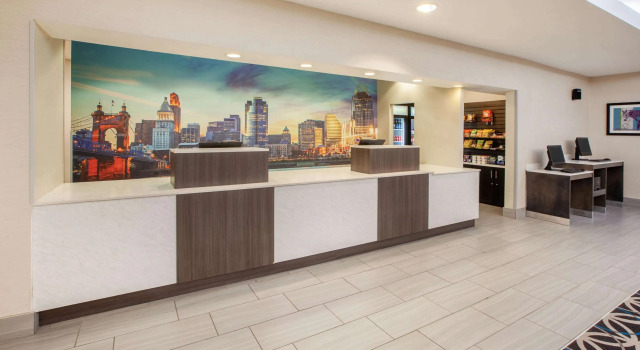 La Quinta by Wyndham Cincinnati Airport Florence, Забронировать Отель Отели Флоренс 3 звезды, рядом с Turfway Crossing, 3*