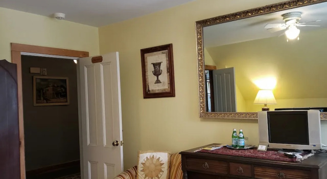 Highland Lake Inn, Buchen Sie Hotel Andover 