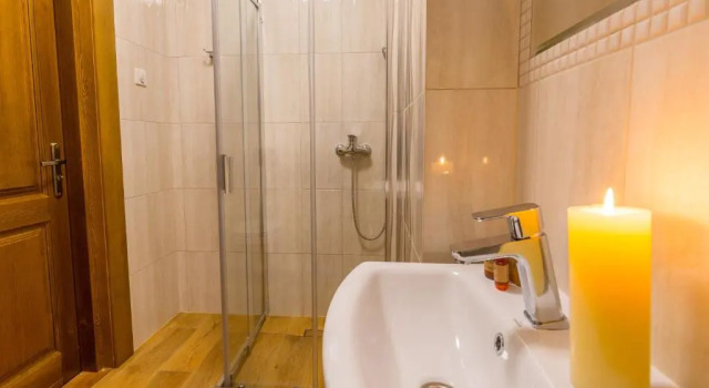 Четырёхместный номер Standard Grand Tatry - miejsce na wyjątkowy pobyt dla Ciebie i Twojej rodziny! - sauna i jacuzzi wliczone w cenę pobytu - 10 minut pieszo od Term Bania