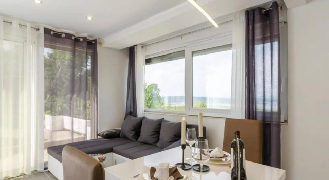 Villa HB Crikvenica, Забронировать Отель Отели Приморско-Горанской жупания с парковкой, Парковка