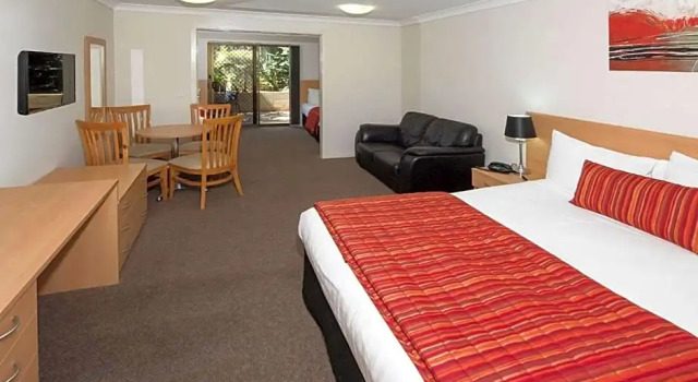 Трёхместный номер Standard Comfort Inn Grammar View