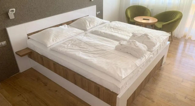 Двухместный номер Deluxe с балконом и с видом на озеро Wellness & Spa Apartments Lipno - Frymburk