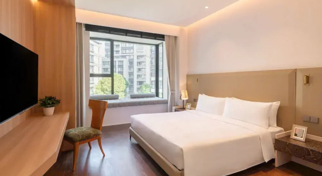 Номер Classic InterContinental Shanghai Jing An by IHG