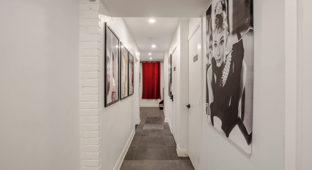 Theatre Hotel by Lodgo, Забронировать Отель Монреаль провинция Квебек, рядом с Museum of Contemporary Art