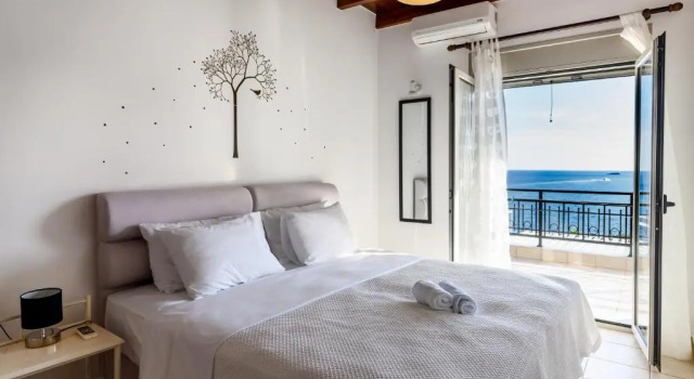 Achlia Beach Villa