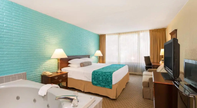 Двухместный номер Deluxe Howard Johnson by Wyndham Williamsburg