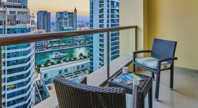 Люкс с 2 комнатами с балконом и с видом на город Ramada Hotel, Suites and Apartments by Wyndham Dubai JBR