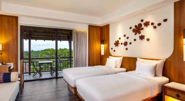 Двухместный номер Deluxe с балконом Novotel Bogor Golf Resort & Convention Center