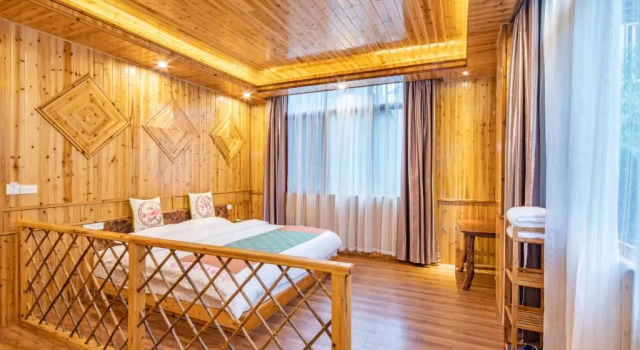 Семейный люкс с балконом Long An Hotel 龙安酒店