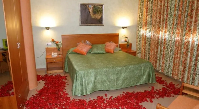 Полулюкс Hotel Fonda Neus