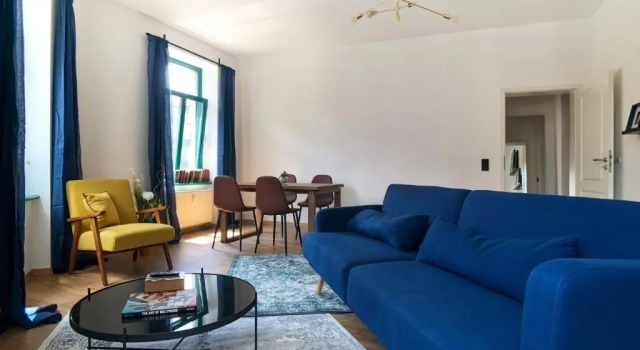 Апартаменты NEW Vintage Chic Apartment