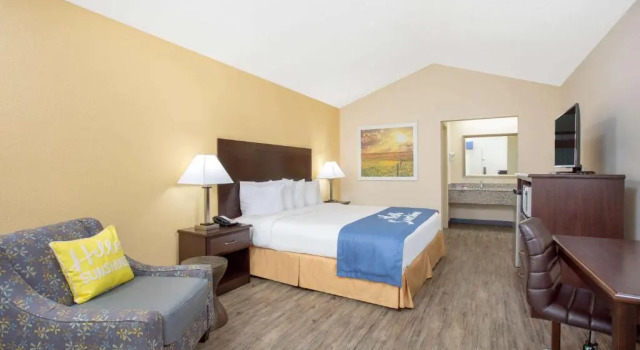 Номер Standard Days Inn by Wyndham Lake City
