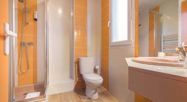 Номер Economy Logis Hôtel Restaurant LAbri