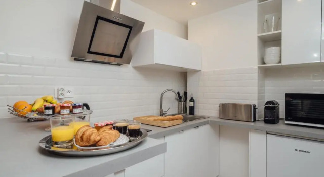 Le Chic - Comfortable 2br in the heart of Jean Médecin in Nice Welkeys, Забронировать Отель Ницца Приморские Альпы, рядом с Набережная Соединенных Штатов