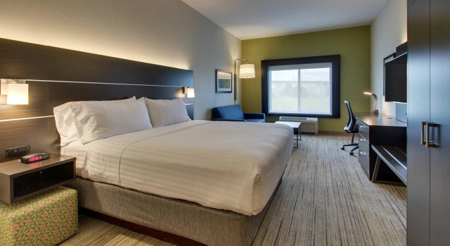 Двухместный люкс Holiday Inn Express Hotel & Suites Morris by IHG
