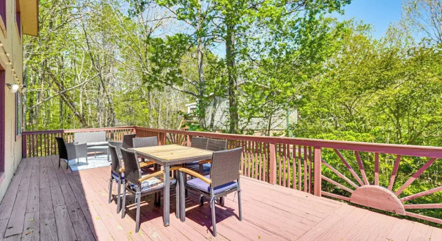 Коттедж Poconos Family Home w/ Lake Access & Game Room