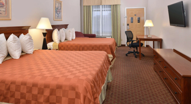 Четырёхместный номер Standard Guest Inn San Benito/Harlingen