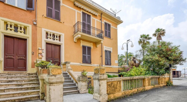 Stunning Apartment in Chiavari With Wifi and 2 Bedrooms, Buchen Sie Ferienwohnung Chiavari Italienische Riviera