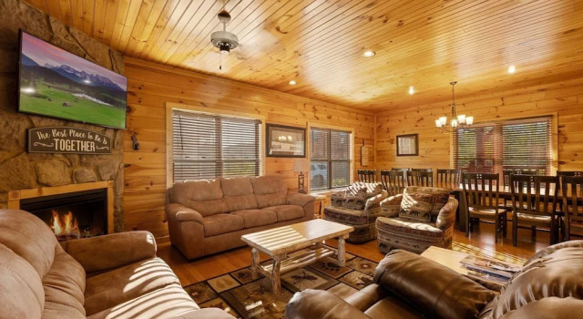 Gatlinburg Mountain Lodge 5 Bedroom Cabin