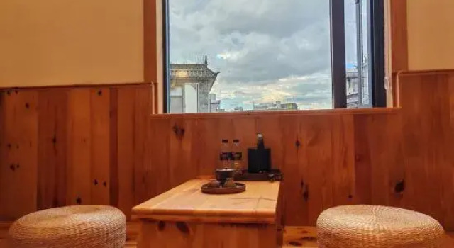 Люкс Premier Yiyueju · Poye Yinlu (Fengyangyi)
