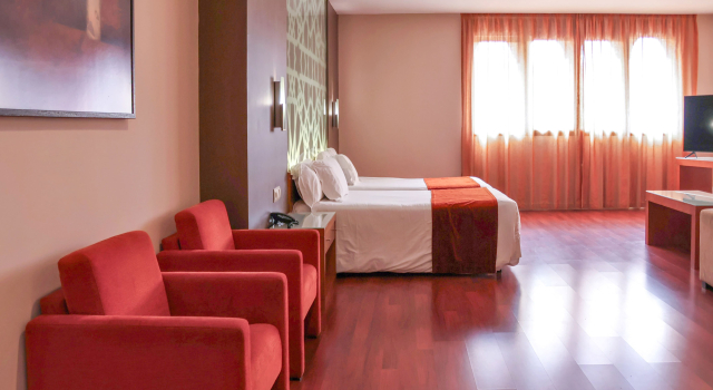 Семейный номер Standard Hotel Granada Palace, Affiliated by Melia