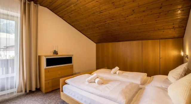Apt Hofer Silena